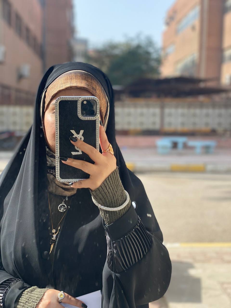 اديان اكرم حسن